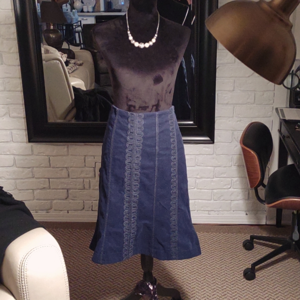Corduroy midi skirt